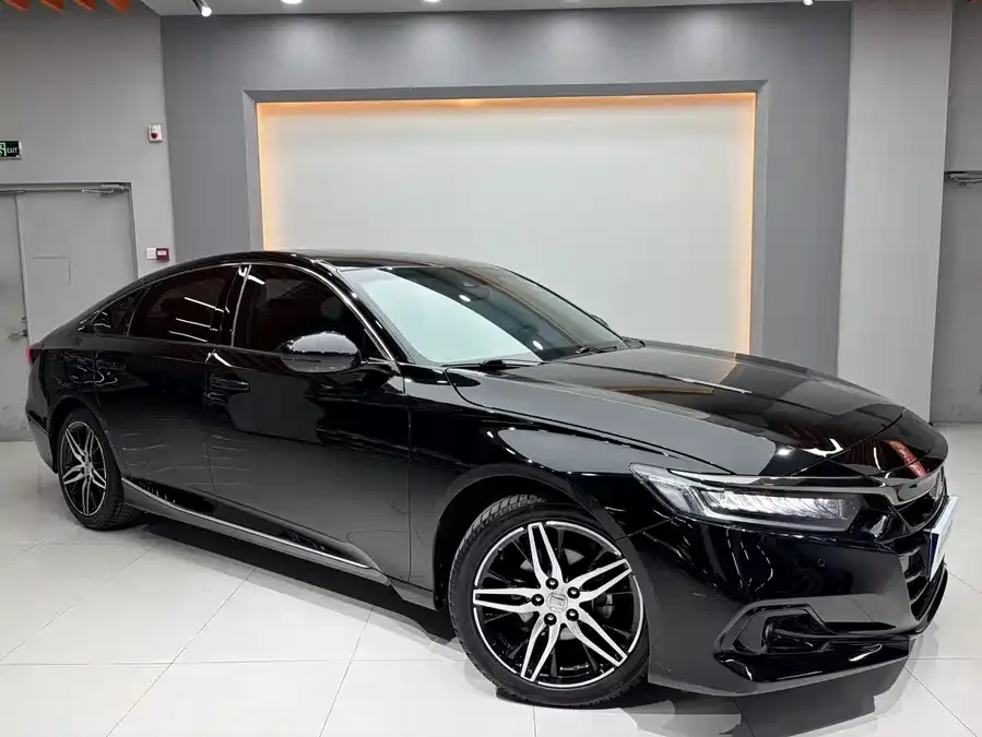 Honda Accord 2022 Accord 260TURBO Fantasy Night Premium Edition 2022 — миниатюра 3