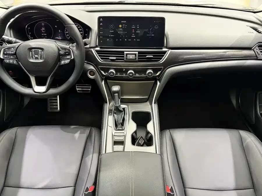 Honda Accord 2022 Accord 260TURBO Fantasy Night Premium Edition 2022 — миниатюра 4