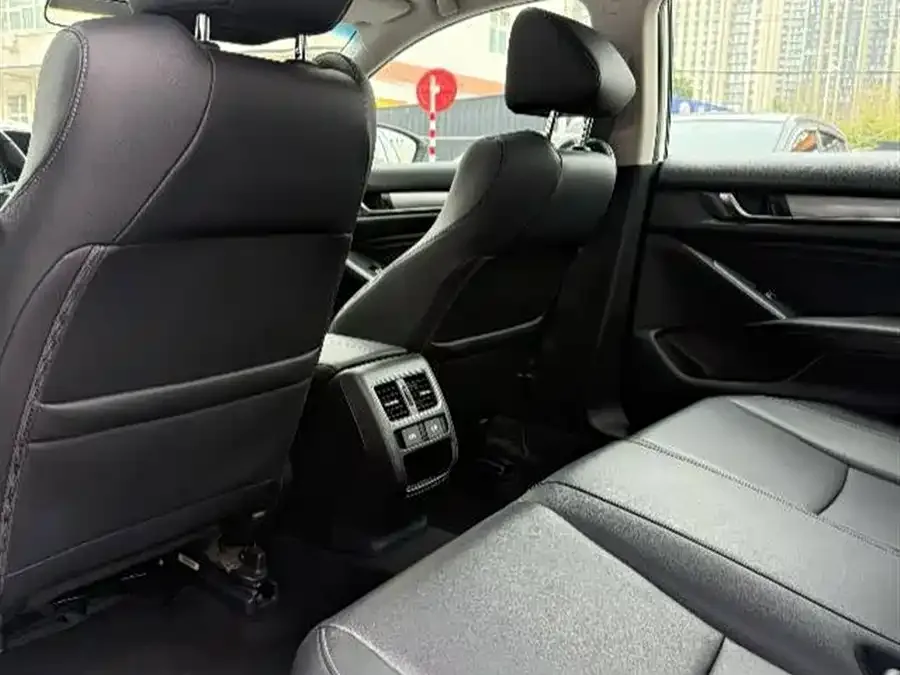 Honda Accord Accord 2022 260TURBO Deluxe Edition 2022 — миниатюра 2