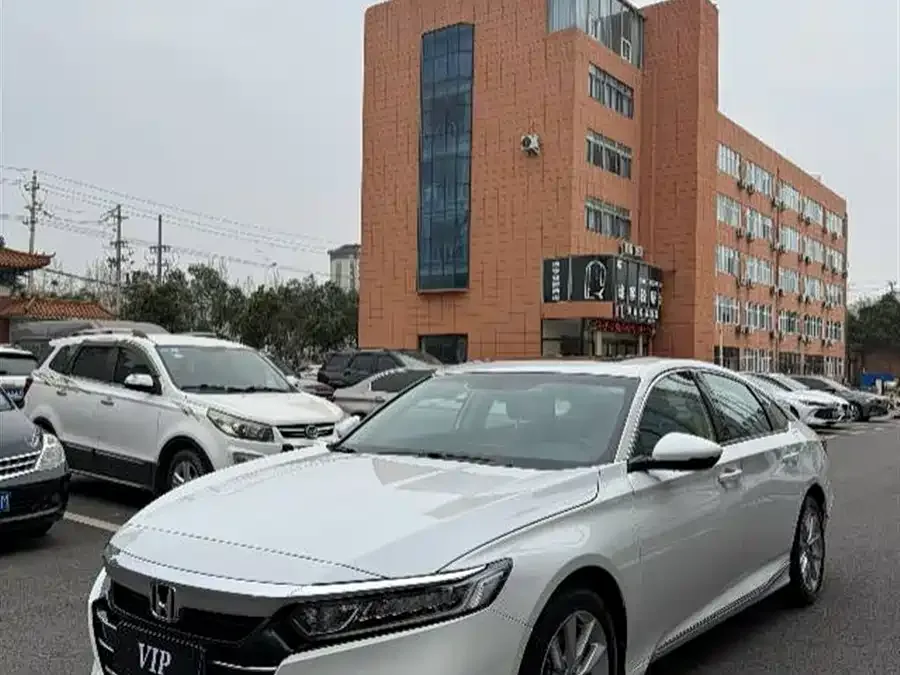 Honda Accord Accord 2022 260TURBO Deluxe Edition 2022 — фото 1, купить с доставкой в Москву