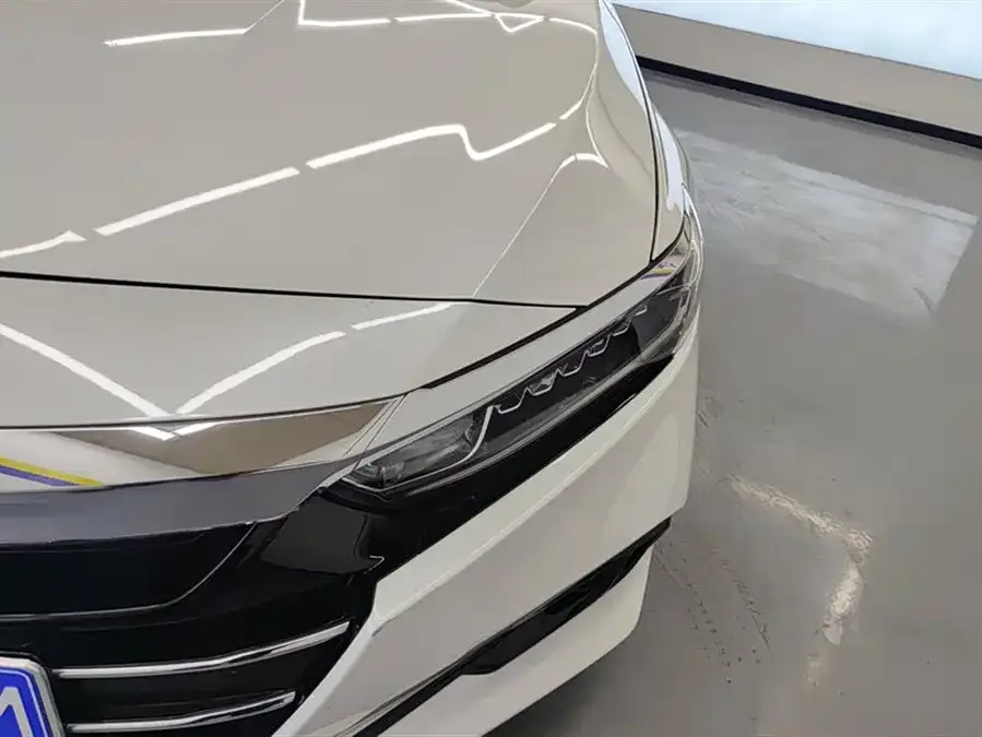Honda Accord Accord 2022 260TURBO Deluxe Edition 2023 — миниатюра 2