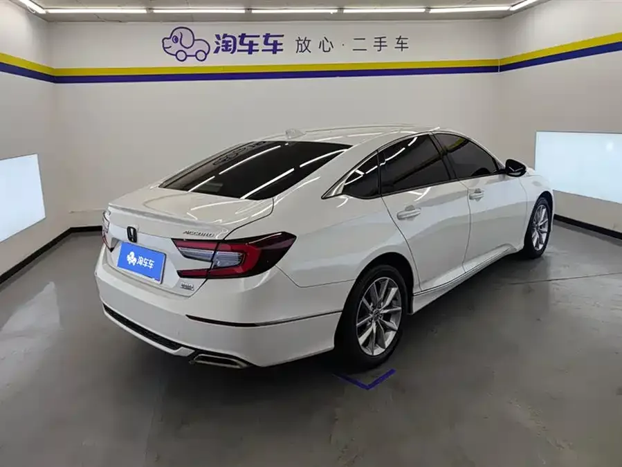Honda Accord Accord 2022 260TURBO Deluxe Edition 2023 — миниатюра 3