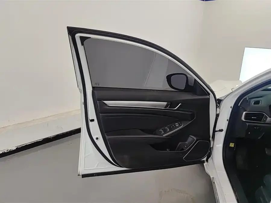 Honda Accord Accord 2022 260TURBO Deluxe Edition 2023 — миниатюра 4