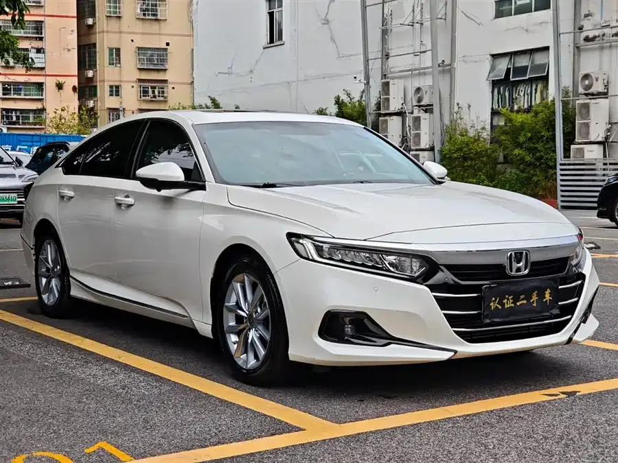 Honda Accord Accord 2022 260TURBO Deluxe Edition 2022 — миниатюра 3