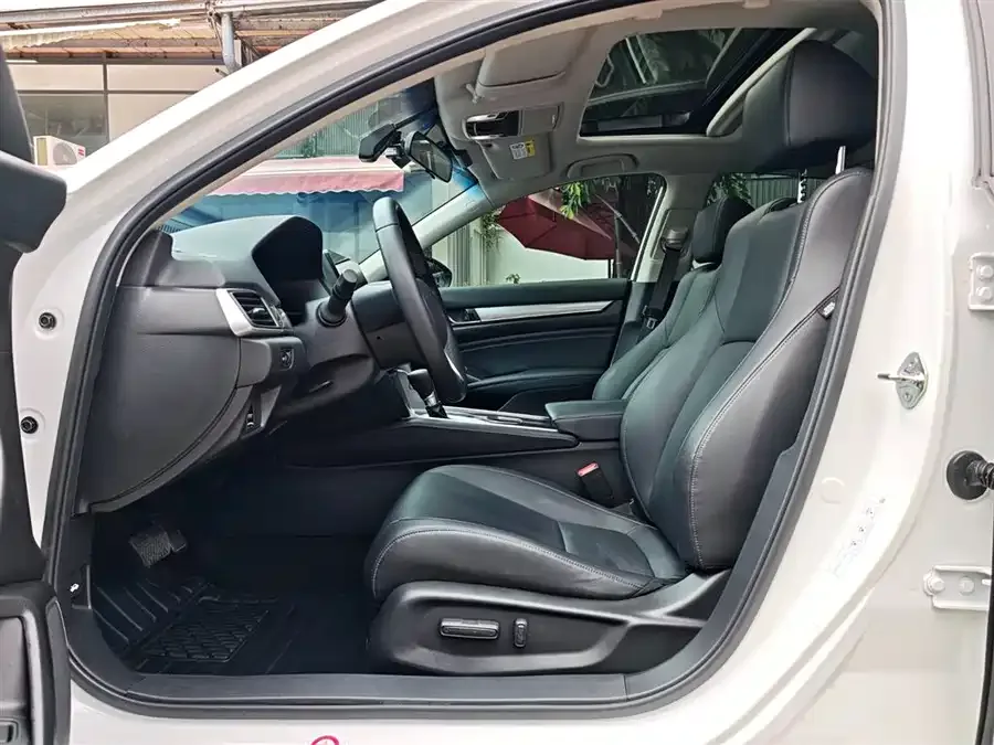 Honda Accord Accord 2022 260TURBO Deluxe Edition 2022 — миниатюра 5