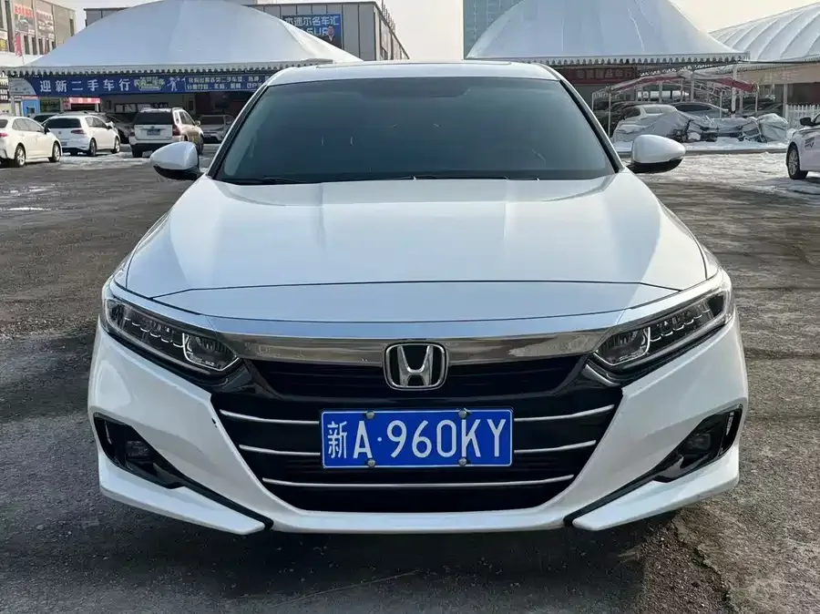 Honda Accord Accord 2022 260TURBO Deluxe Edition 2023 — миниатюра 3