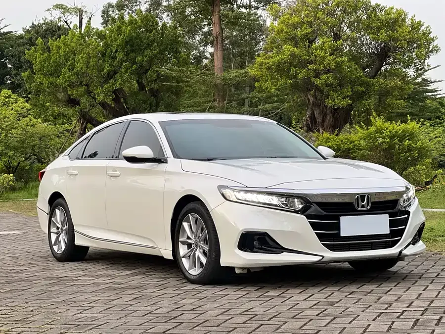 Honda Accord Accord 2022 260TURBO Deluxe Edition 2022 — миниатюра 3