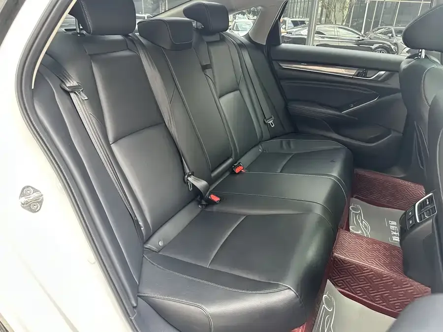 Honda Accord 2022 Accord 260TURBO Fantasy Night Premium Edition 2023 — миниатюра 2