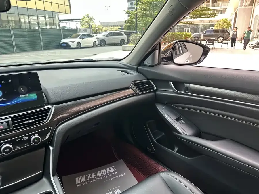 Honda Accord 2022 Accord 260TURBO Fantasy Night Premium Edition 2023 — миниатюра 3