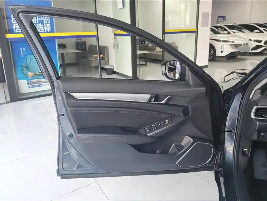Honda Accord Accord 2022 260TURBO Deluxe Edition 2022 — миниатюра 4