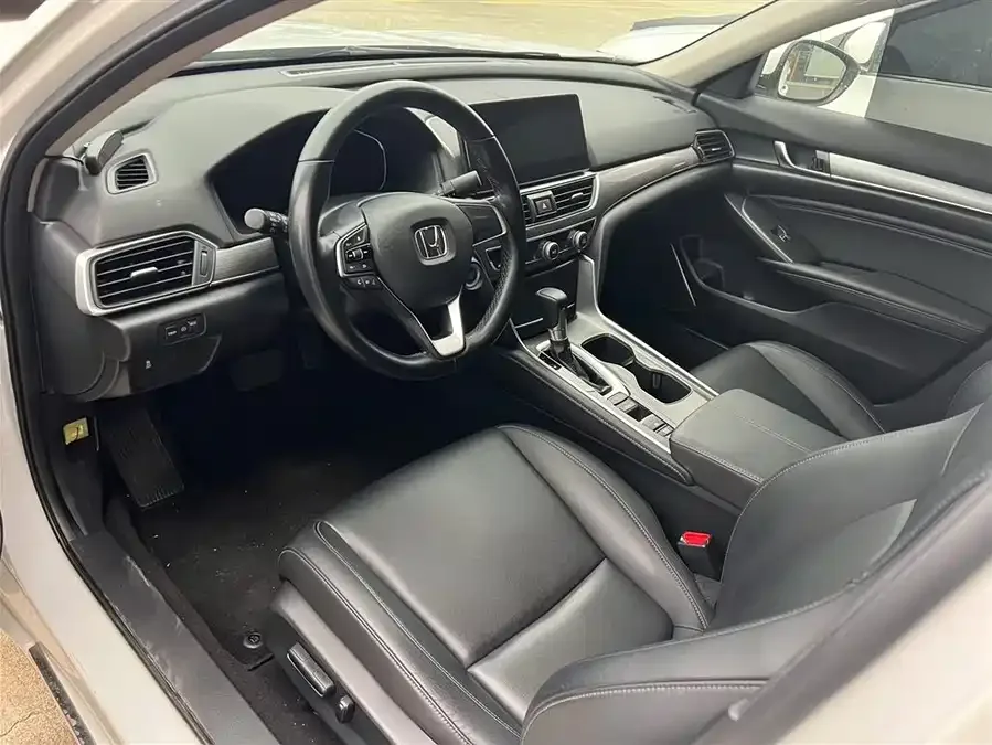 Honda Accord 2022 Accord 260TURBO Fantasy Night Premium Edition 2023 — миниатюра 2