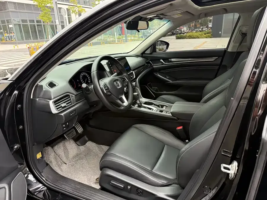 Honda Accord 2022 Accord 260TURBO Fantasy Night Premium Edition 2022 — миниатюра 2