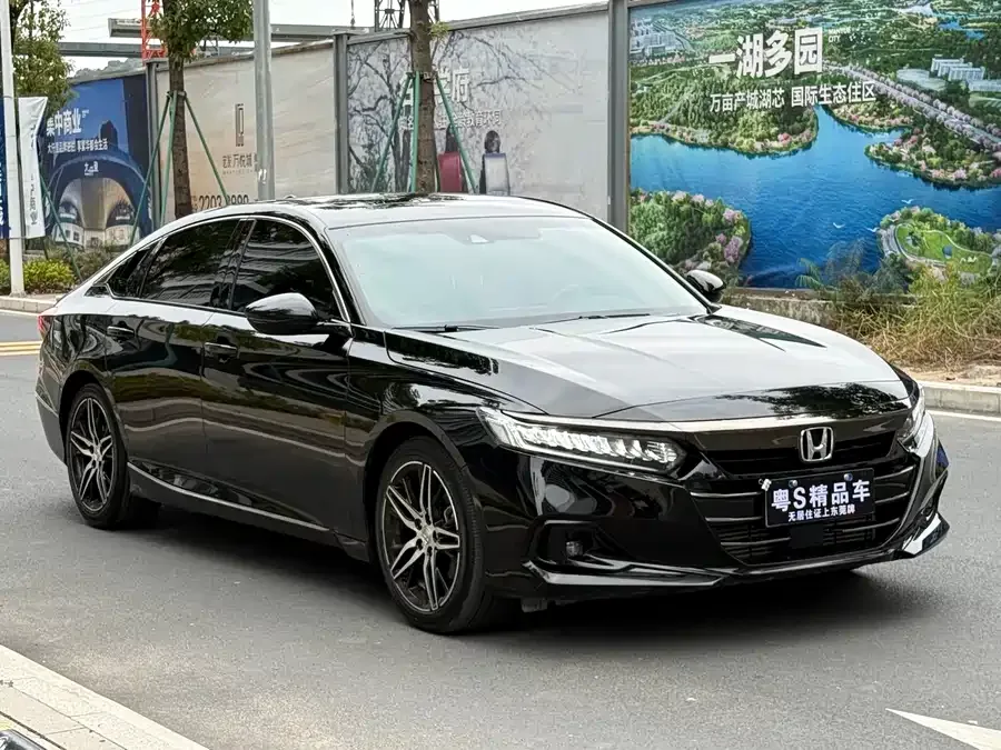 Honda Accord 2022 Accord 260TURBO Fantasy Night Premium Edition 2022 — миниатюра 3