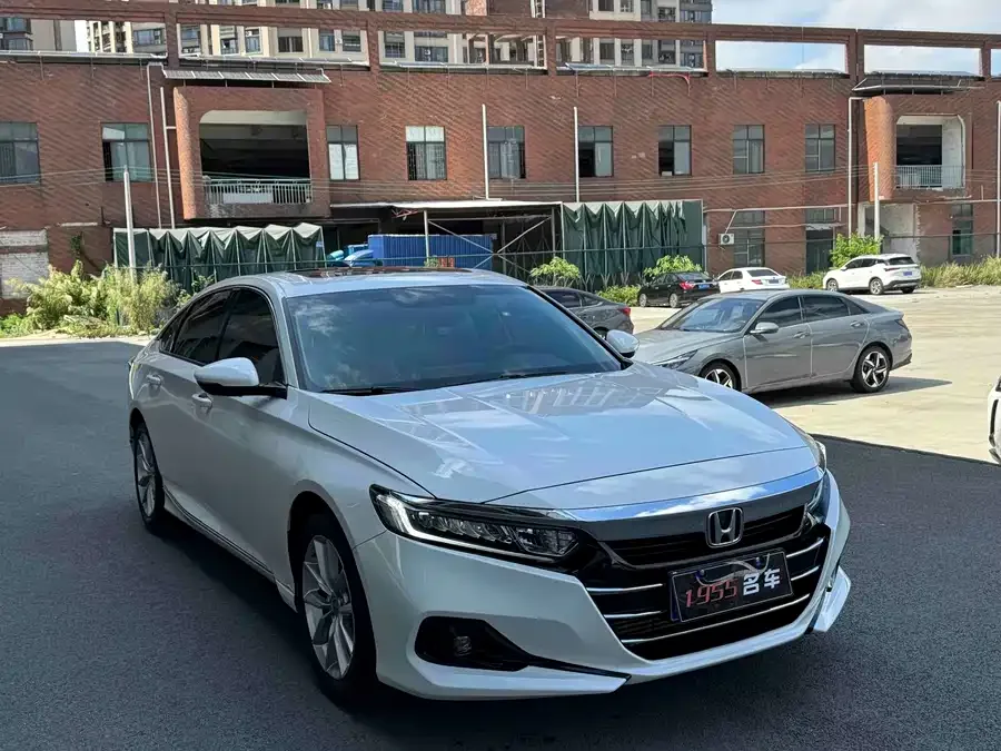 Honda Accord Accord 2022 260TURBO Deluxe Edition 2022 — миниатюра 3