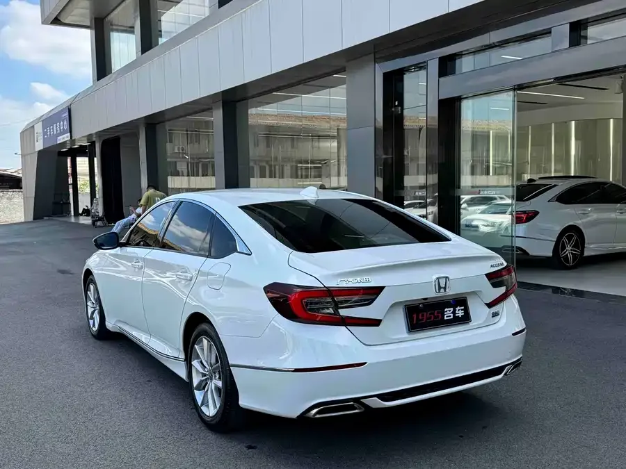 Honda Accord Accord 2022 260TURBO Deluxe Edition 2022 — миниатюра 4