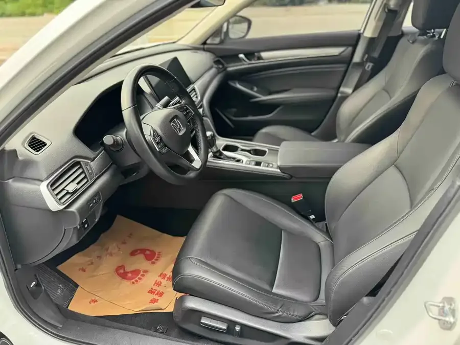 Honda Accord Accord 2022 260TURBO Deluxe Edition 2022 — миниатюра 2