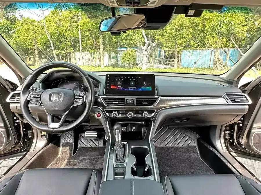 Honda Accord 2022 Accord 260TURBO Fantasy Night Premium Edition 2023 — миниатюра 4