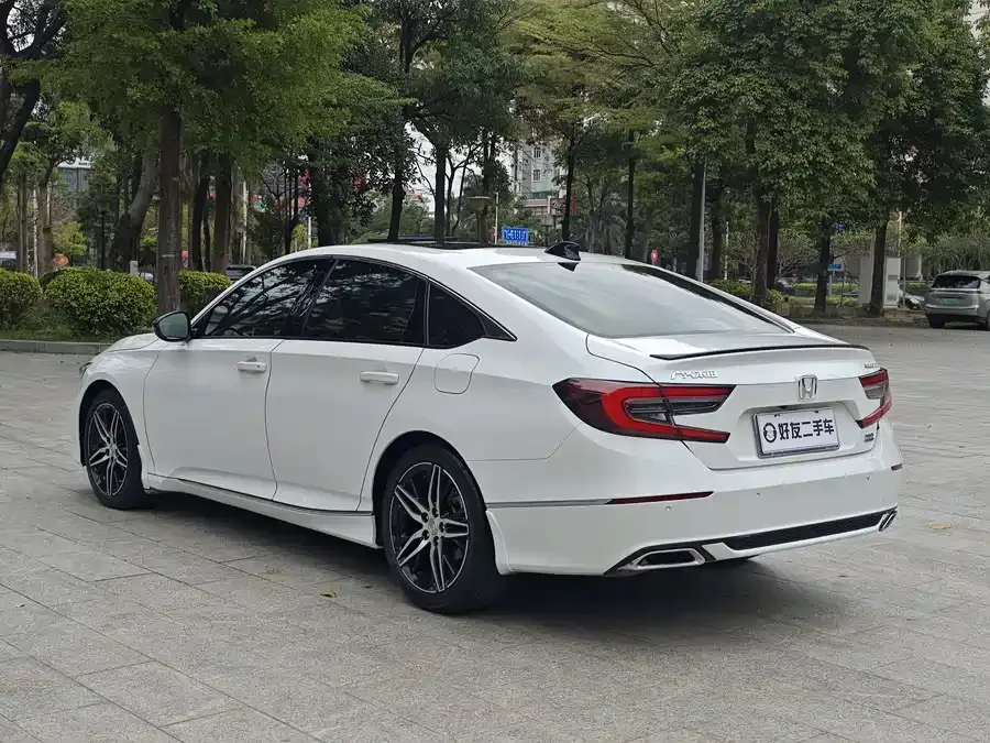 Honda Accord 2022 Accord 260TURBO Fantasy Night Premium Edition 2023 — миниатюра 4