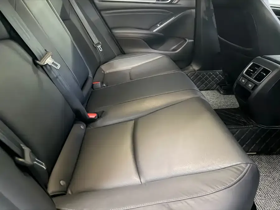 Honda Accord Accord 2022 260TURBO Deluxe Edition 2022 — миниатюра 4