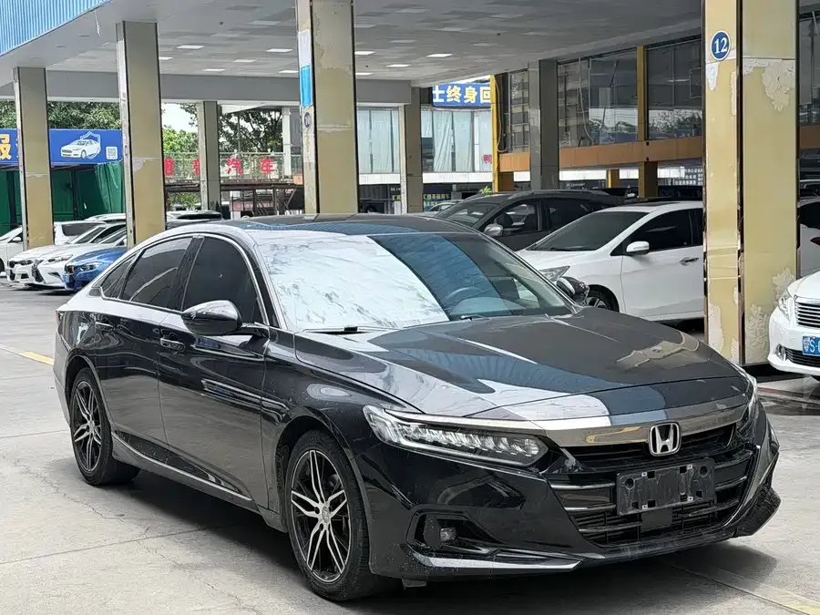 Honda Accord 2022 Accord 260TURBO Fantasy Night Premium Edition 2023 — миниатюра 3