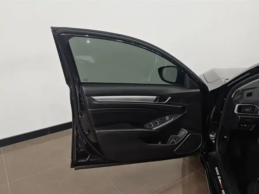 Honda Accord Accord 2022 260TURBO Deluxe Edition 2022 — миниатюра 4