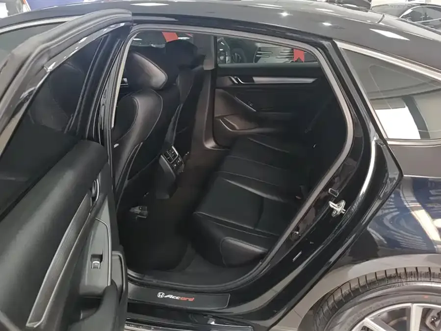 Honda Accord Accord 2022 260TURBO Deluxe Edition 2022 — миниатюра 5