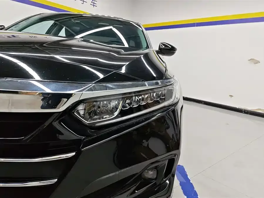 Honda Accord Accord 2022 260TURBO Deluxe Edition 2023 — миниатюра 2
