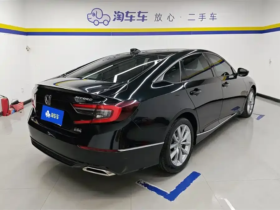 Honda Accord Accord 2022 260TURBO Deluxe Edition 2023 — миниатюра 3