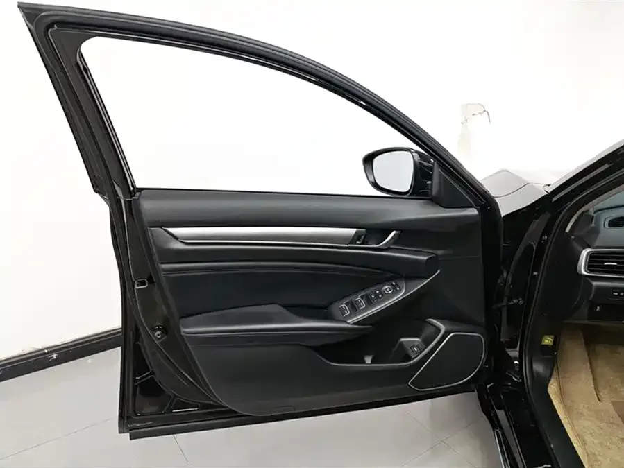 Honda Accord Accord 2022 260TURBO Deluxe Edition 2023 — миниатюра 4
