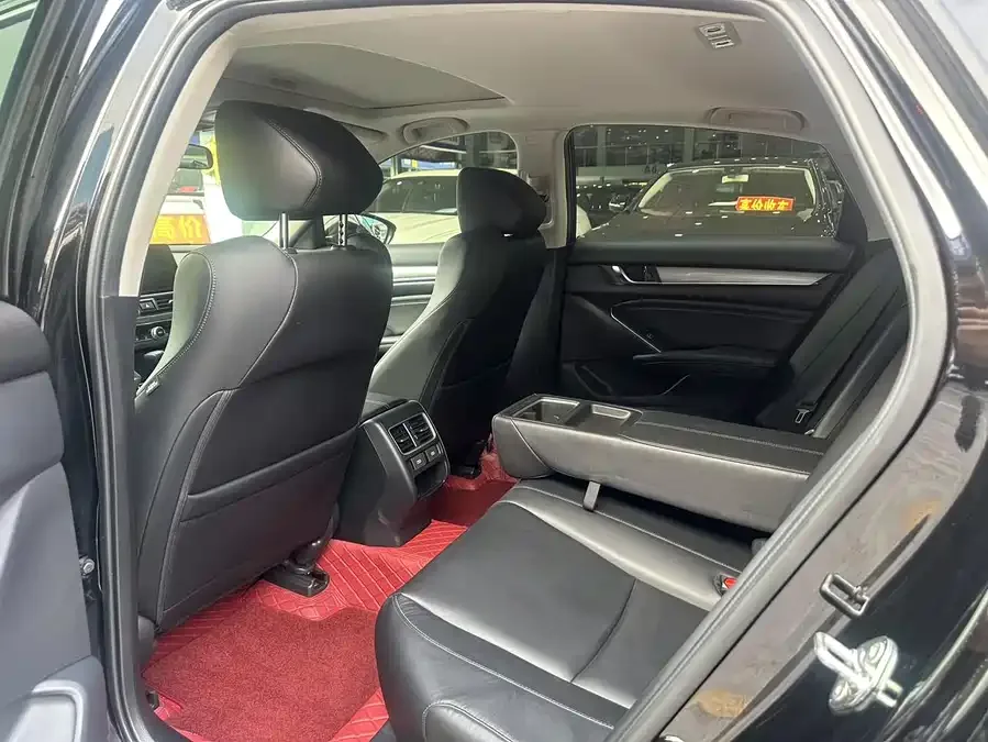 Honda Accord Accord 2022 260TURBO Deluxe Edition 2023 — миниатюра 4