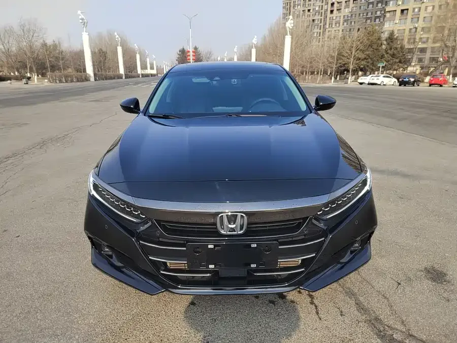 Honda Accord 2022 Accord 260TURBO Fantasy Night Premium Edition 2023 — миниатюра 3