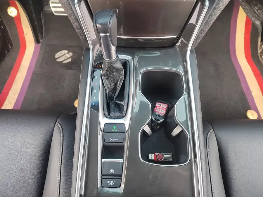 Honda Accord 2022 Accord 260TURBO Fantasy Night Premium Edition 2023 — миниатюра 5