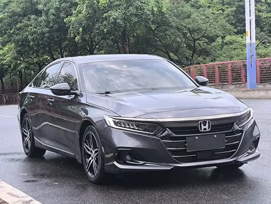 Honda Accord 2022 Accord 260TURBO Fantasy Night Premium Edition 2022 — миниатюра 3