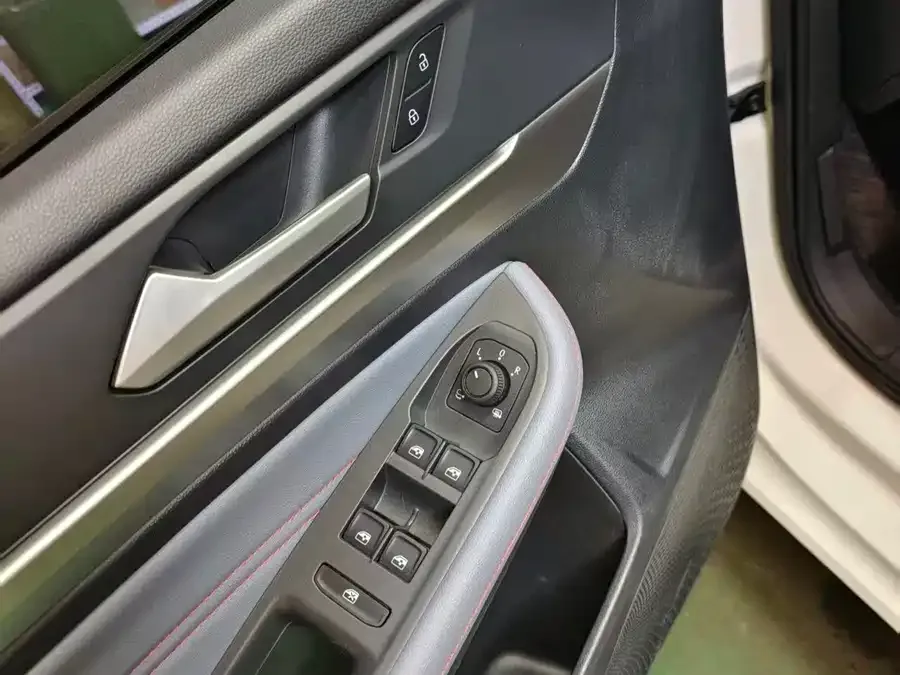 Volkswagen Lamando 2023 Lingdu Lingdu L 280TSI DSG Hot Edition 2023 — миниатюра 4