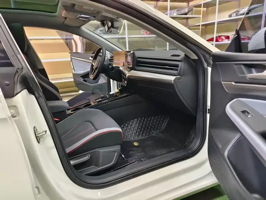 Volkswagen Lamando 2023 Lingdu Lingdu L 280TSI DSG Hot Edition 2023 — миниатюра 5