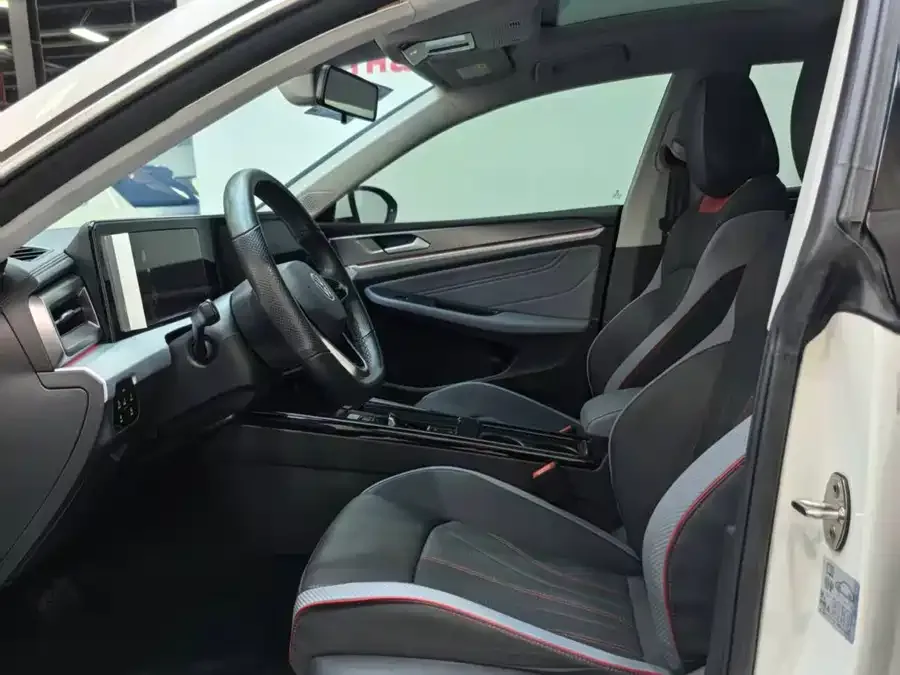 Volkswagen Lamando 2022 Lingdu Lingdu L 280TSI DSG Cool Edition 2023 — миниатюра 4