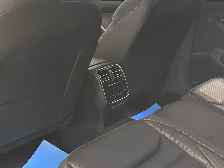 Volkswagen FAW- CC FAW-Volkswagen CC 2023 380TSI Eye-catching Edition 2023 — миниатюра 2