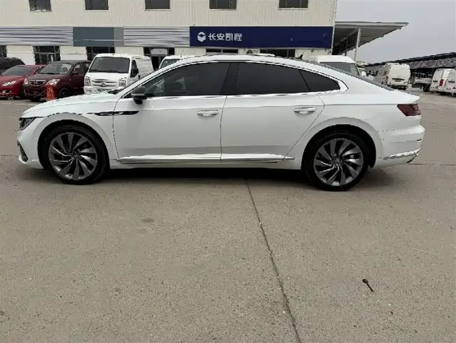 Volkswagen FAW- CC FAW-Volkswagen CC 2021 380TSI Eye-catching Edition 2022 — миниатюра 3