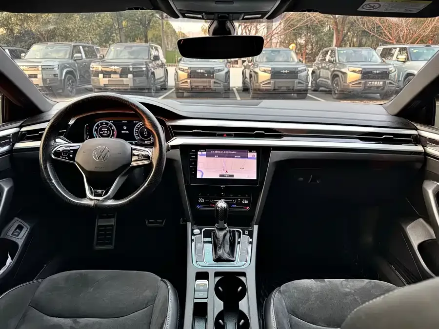 Volkswagen FAW- CC FAW-Volkswagen CC 2023 330TSI Dazzling Edition 2022 — миниатюра 2