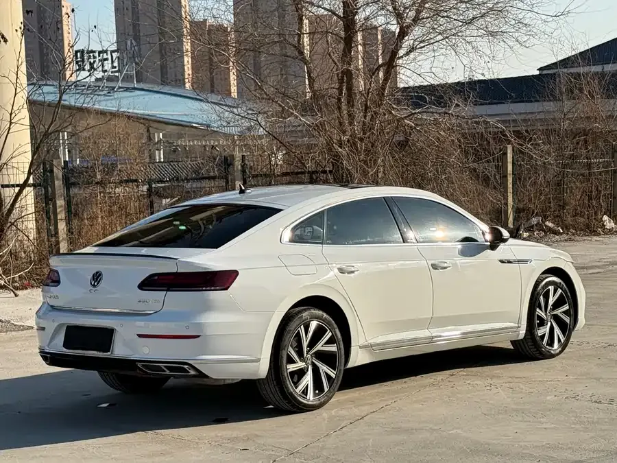 Volkswagen FAW- CC FAW-Volkswagen CC 2021 330TSI Dazzling Edition 2022 — миниатюра 4