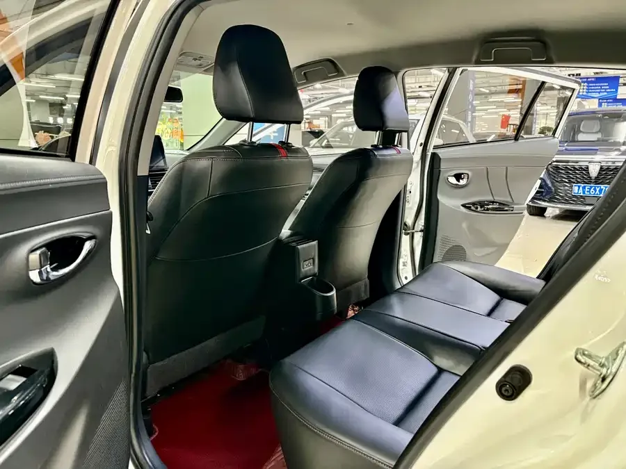 Toyota YARiS L YARiS L 2022 YARiS X 1.5L CVT Luxury PLUS Edition 2022 — миниатюра 2