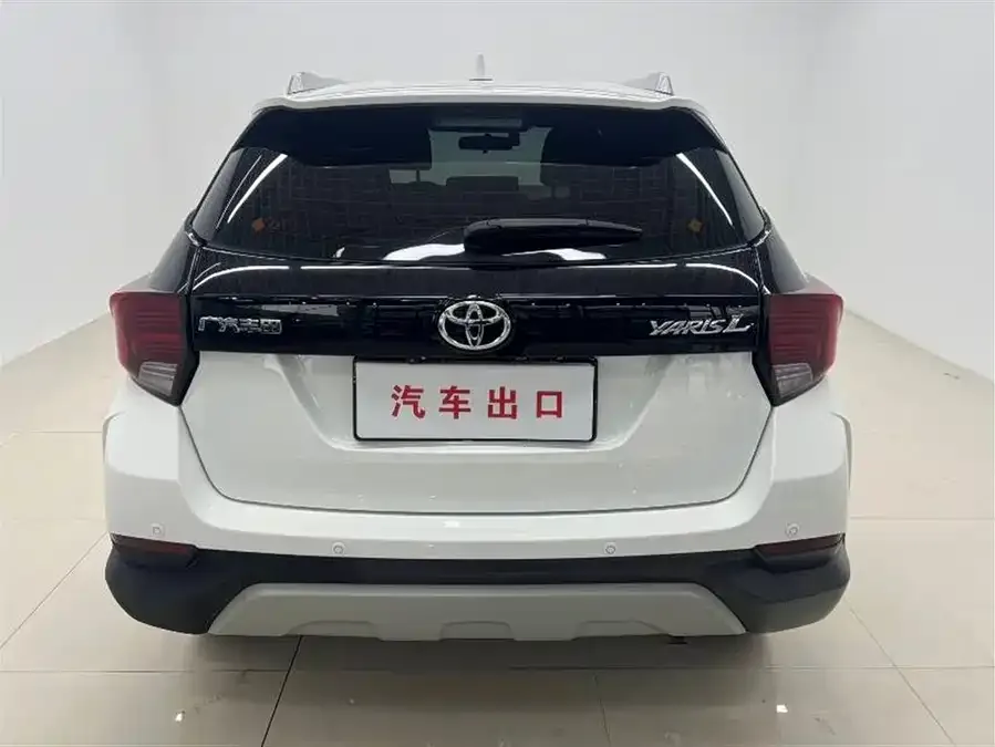 Toyota YARiS L YARiS L 2022 YARiS X 1.5L CVT Luxury PLUS Edition 2023 — миниатюра 2