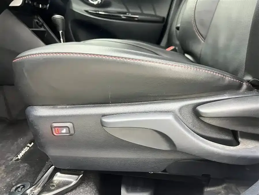 Toyota YARiS L YARiS L 2022 YARiS X 1.5L CVT Luxury PLUS Edition 2023 — миниатюра 4