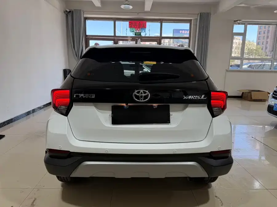 Toyota YARiS L YARiS L 2022 YARiS X 1.5L CVT Luxury PLUS Edition 2023 — миниатюра 2