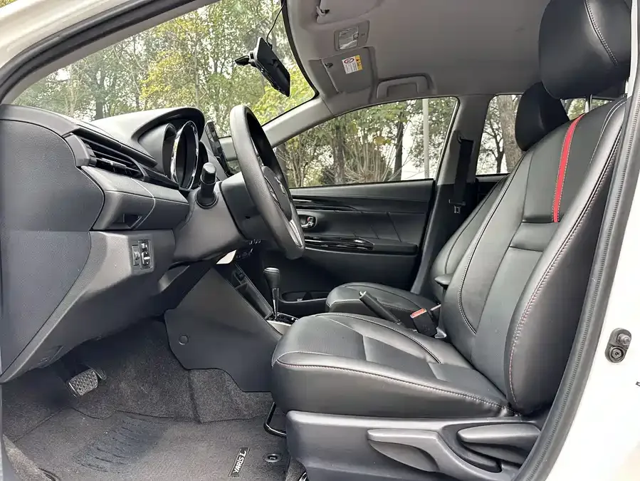 Toyota YARiS L YARiS L 2022 YARiS X 1.5L CVT Luxury PLUS Edition 2022 — миниатюра 4