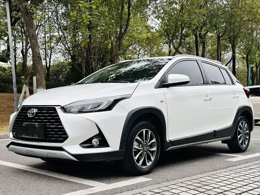 Toyota YARiS L YARiS L 2022 YARiS X 1.5L CVT Luxury PLUS Edition 2022 — фото 1, купить с доставкой в Москву