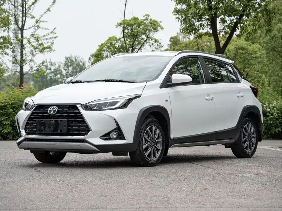 Toyota YARiS L YARiS L 2022 YARiS X 1.5L CVT Luxury PLUS Edition 2023 — фото 1, купить с доставкой в Москву