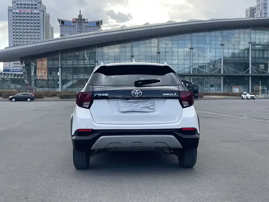 Toyota YARiS L YARiS L 2022 YARiS X 1.5L CVT Luxury PLUS Edition 2022 — миниатюра 5