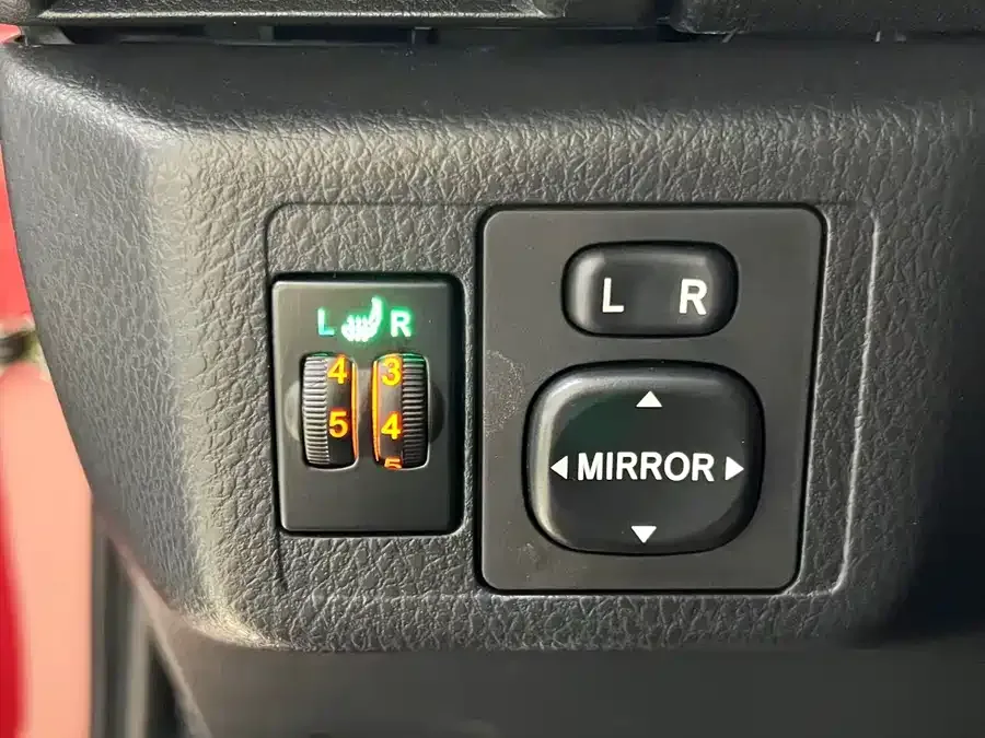 Toyota YARiS L YARiS L 2022 YARiS X 1.5L CVT Leading PLUS Edition 2022 — миниатюра 4