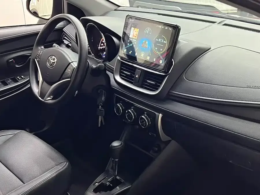 Toyota YARiS L YARiS L 2022 YARiS X 1.5L CVT Leading PLUS Edition 2022 — миниатюра 5
